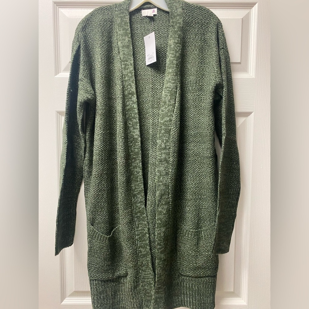 Women’s BNWT Olive Forest Side Grommet Boyfriend Cardigan, M